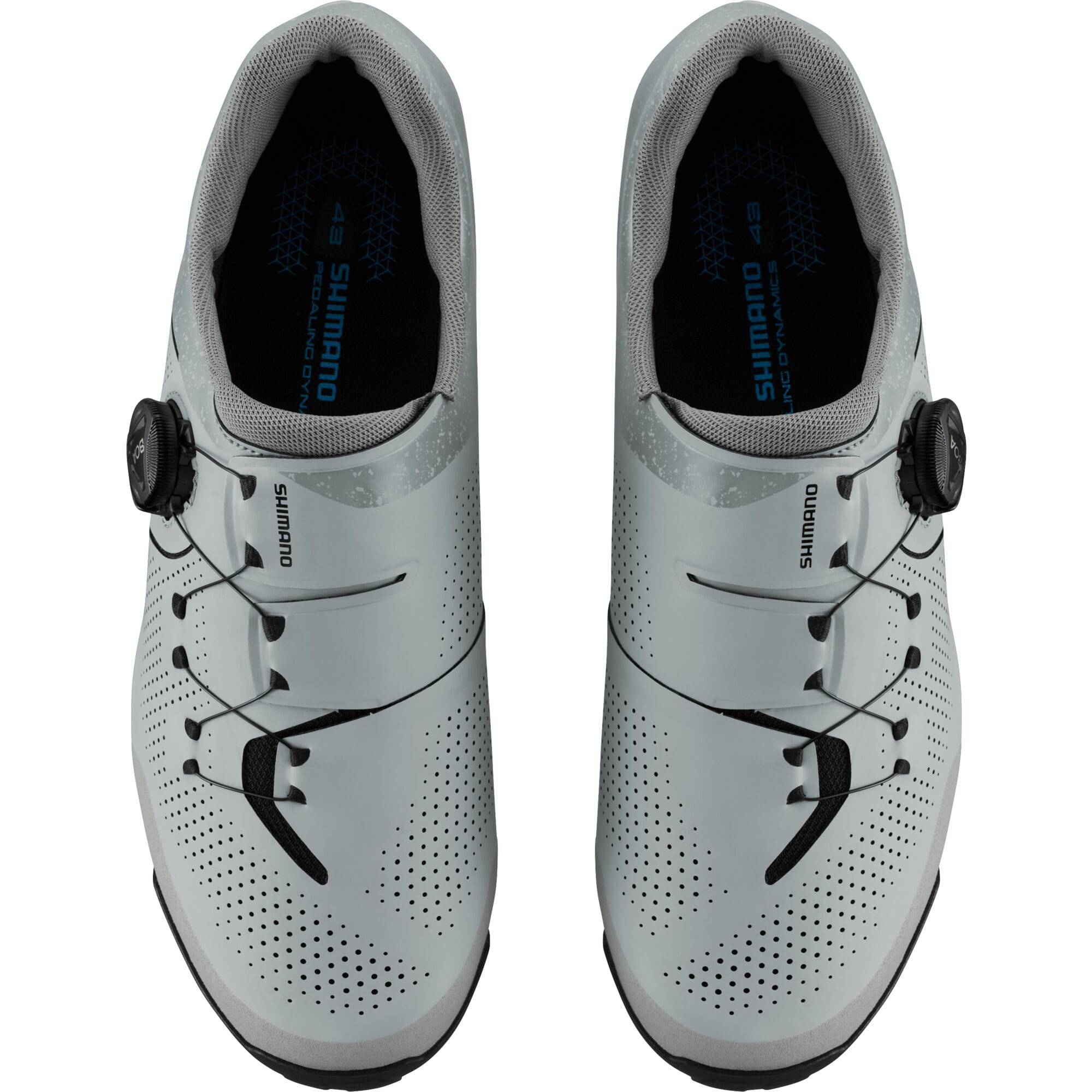 Shimano XC3 mountain bike shoes with BOA Fit System and SPD compatibility, featuring durable design and secure fit.
