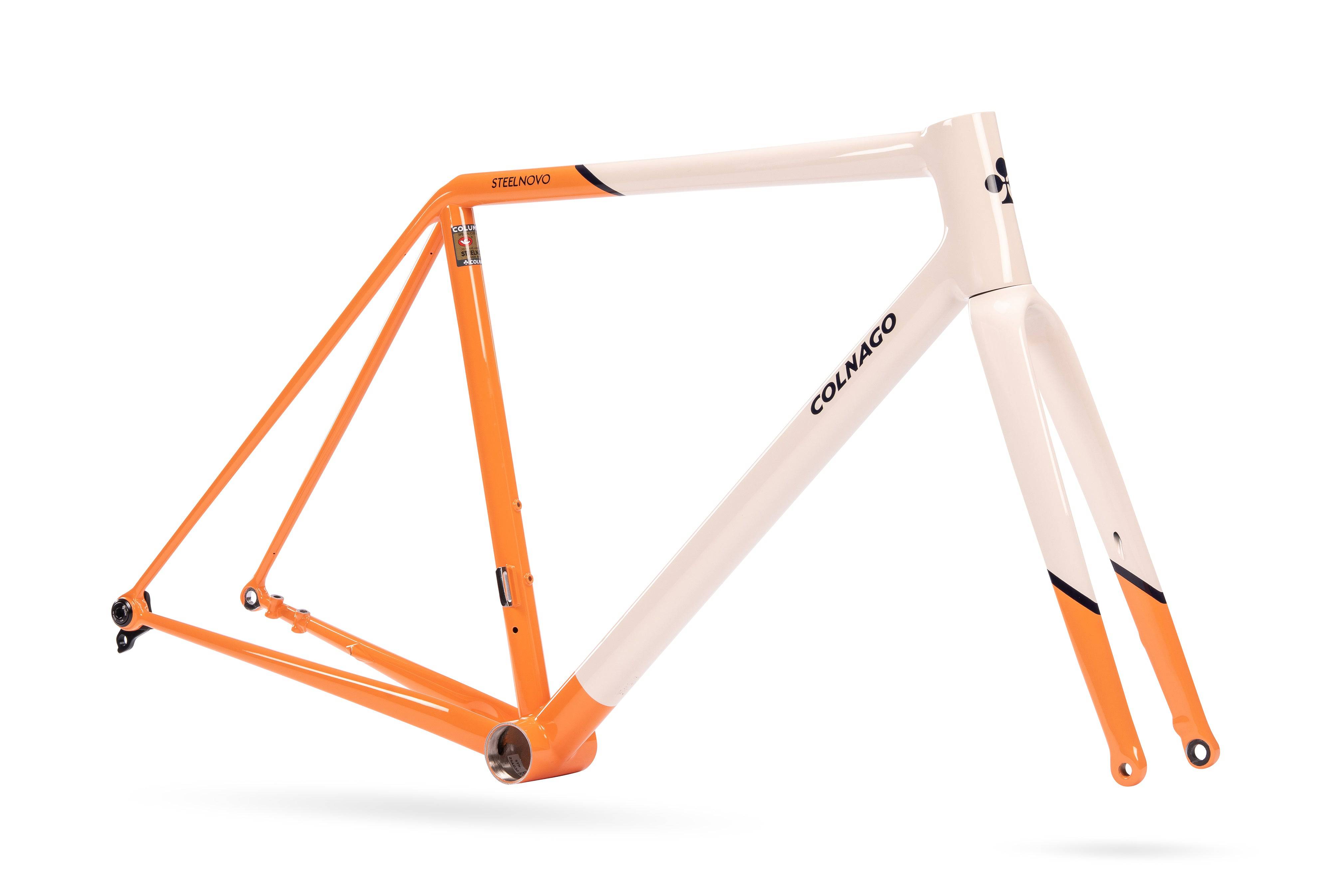 Colnago SteelNovo steel road bike frame set with integrated cables and 3D-printed lugs, showcasing sleek design and high-quality components.
