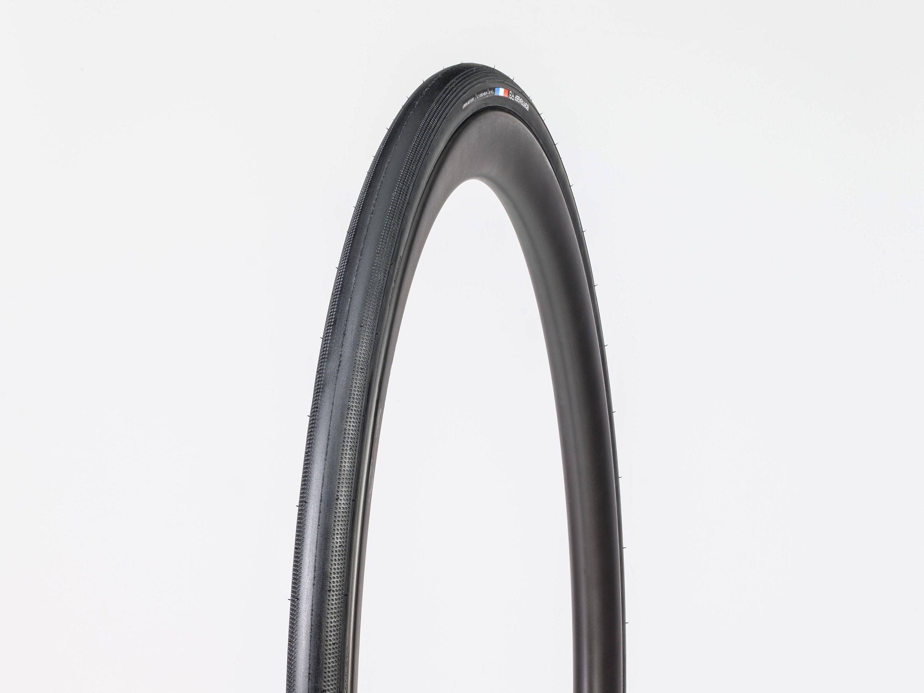 Bontrager R3 Hard-Case Lite Tlr Road Tyres | Swinnerton Cycles