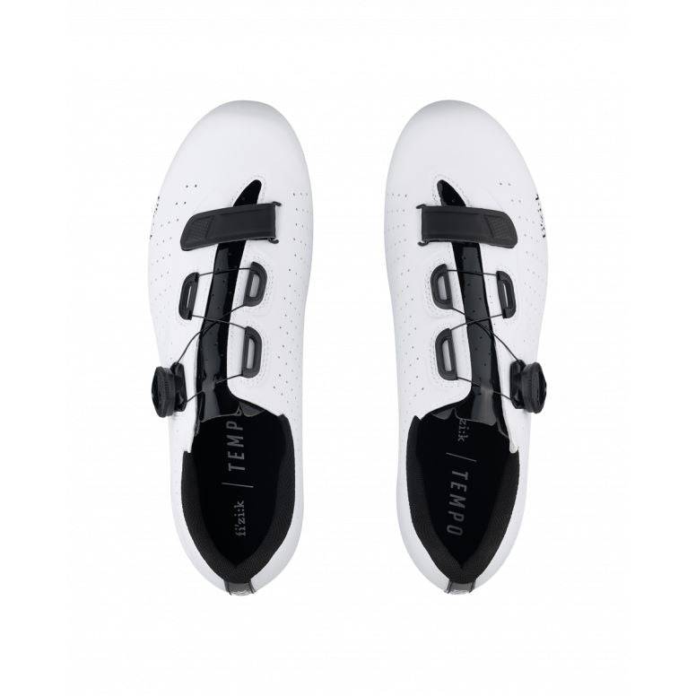 Fizik R5 Tempo Overcurve road cycling shoes with BOA IP1 dial and Velcro strap, black and red design, shown from side angle.