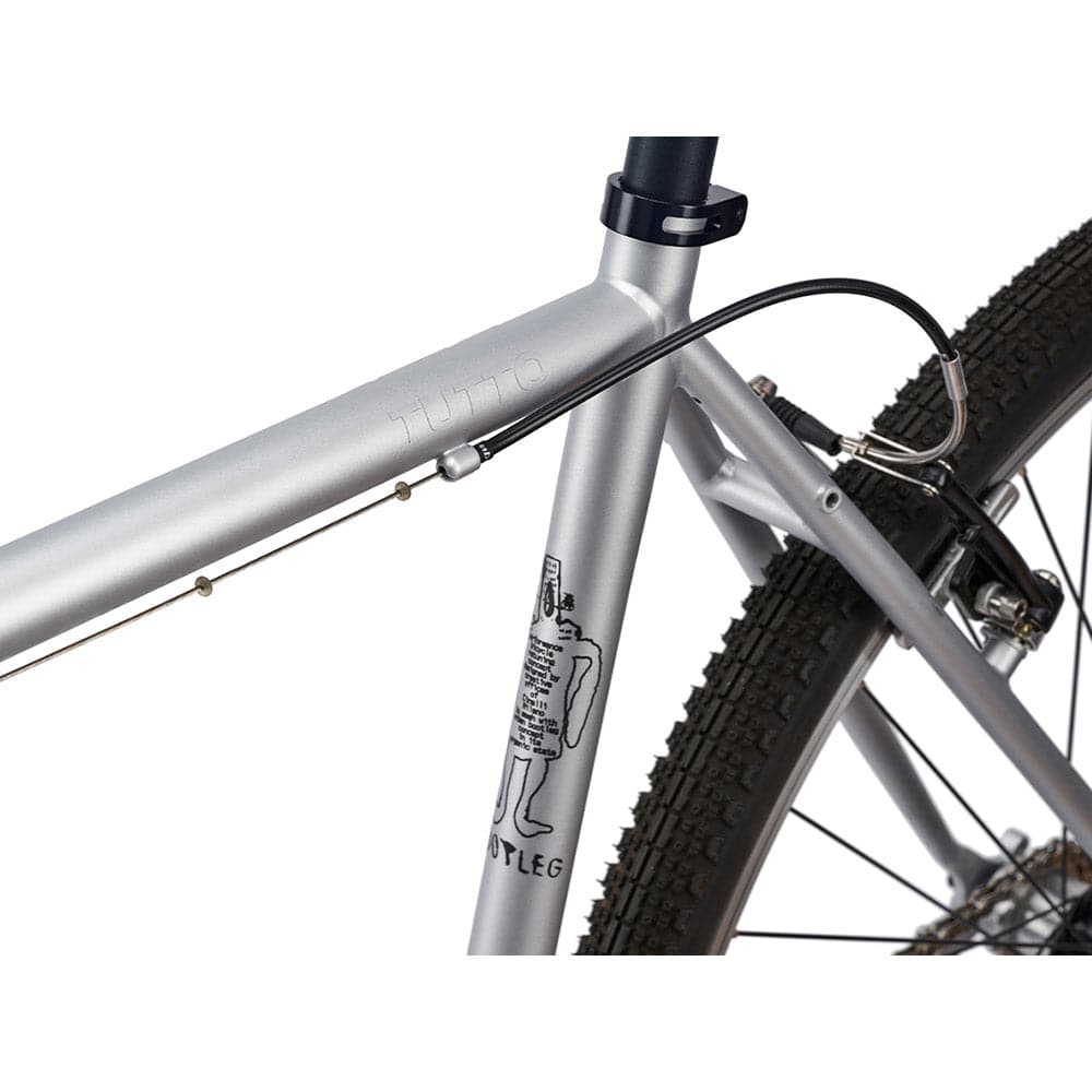 Silver Cinelli Tutto Plus flat bar road bike with sleek frame and urban commuting design, ideal for racing and city riding.