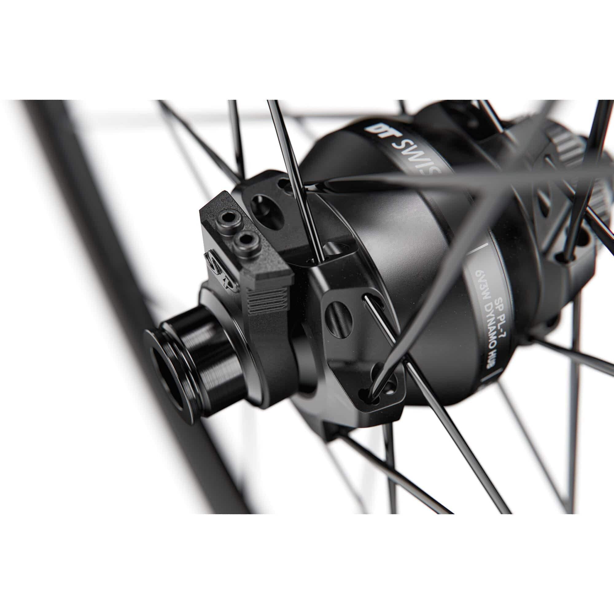 DT Swiss GR 1600 SPLINE 700c front dynamo disc brake wheel with clincher tires, 25x24mm, ready for cycling components.