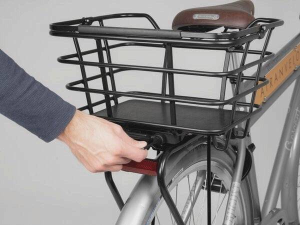 AtranVelo AVS PREMIUM UNI adapter for secure attachment of bike bags and baskets to bicycles.