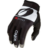 Oneal MAYHEM men's motocross gloves featuring breathable fabric and flexible design for riding comfort and protection.