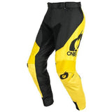 Oneal MAYHEM HEXX V.24 MTB pants with adjustable waist and knee protection, designed for mountain biking and outdoor sports.