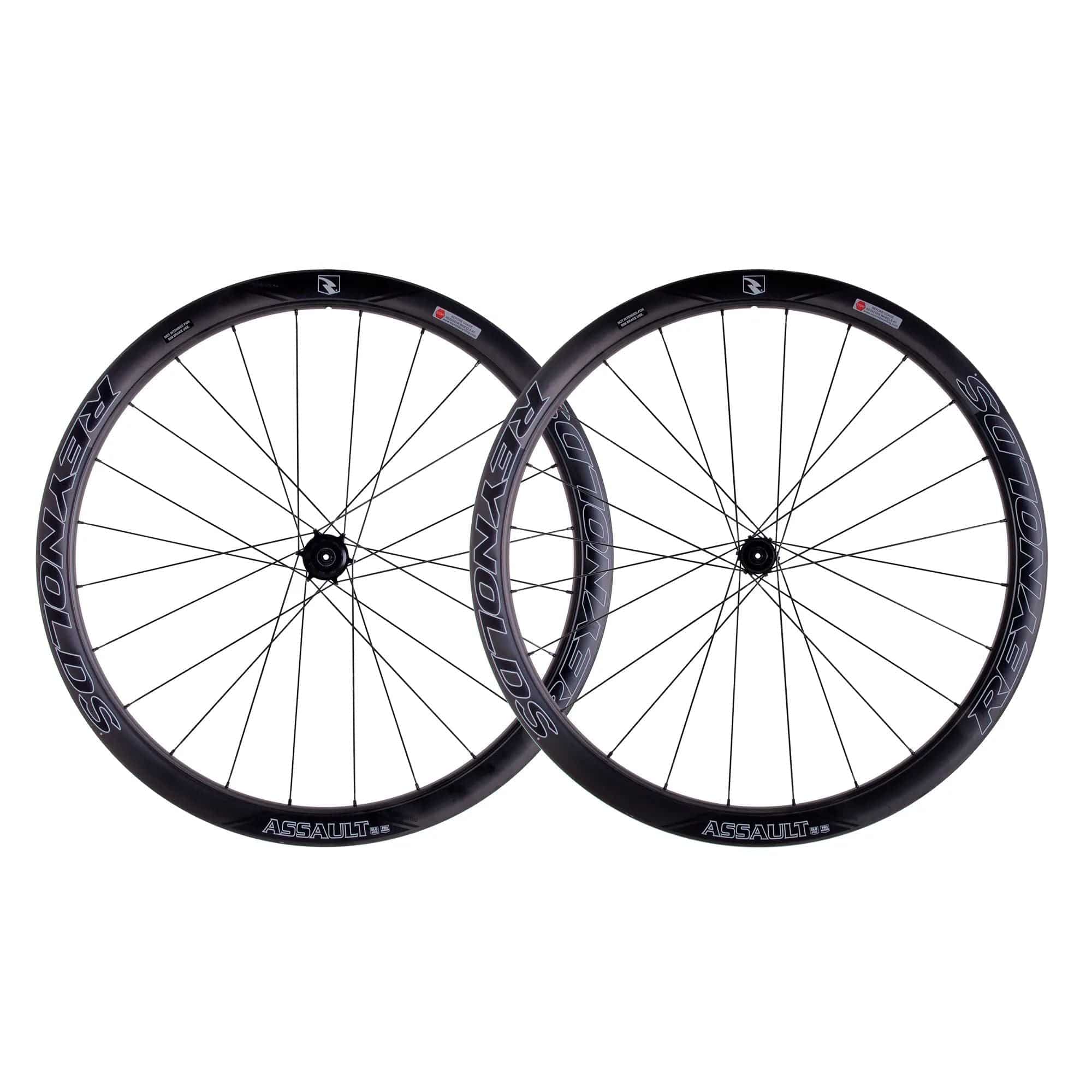 Reynolds QL-Y2LR 135x12mm rear hub end cap for secure wheel fit, shown in close-up image of bicycle component.