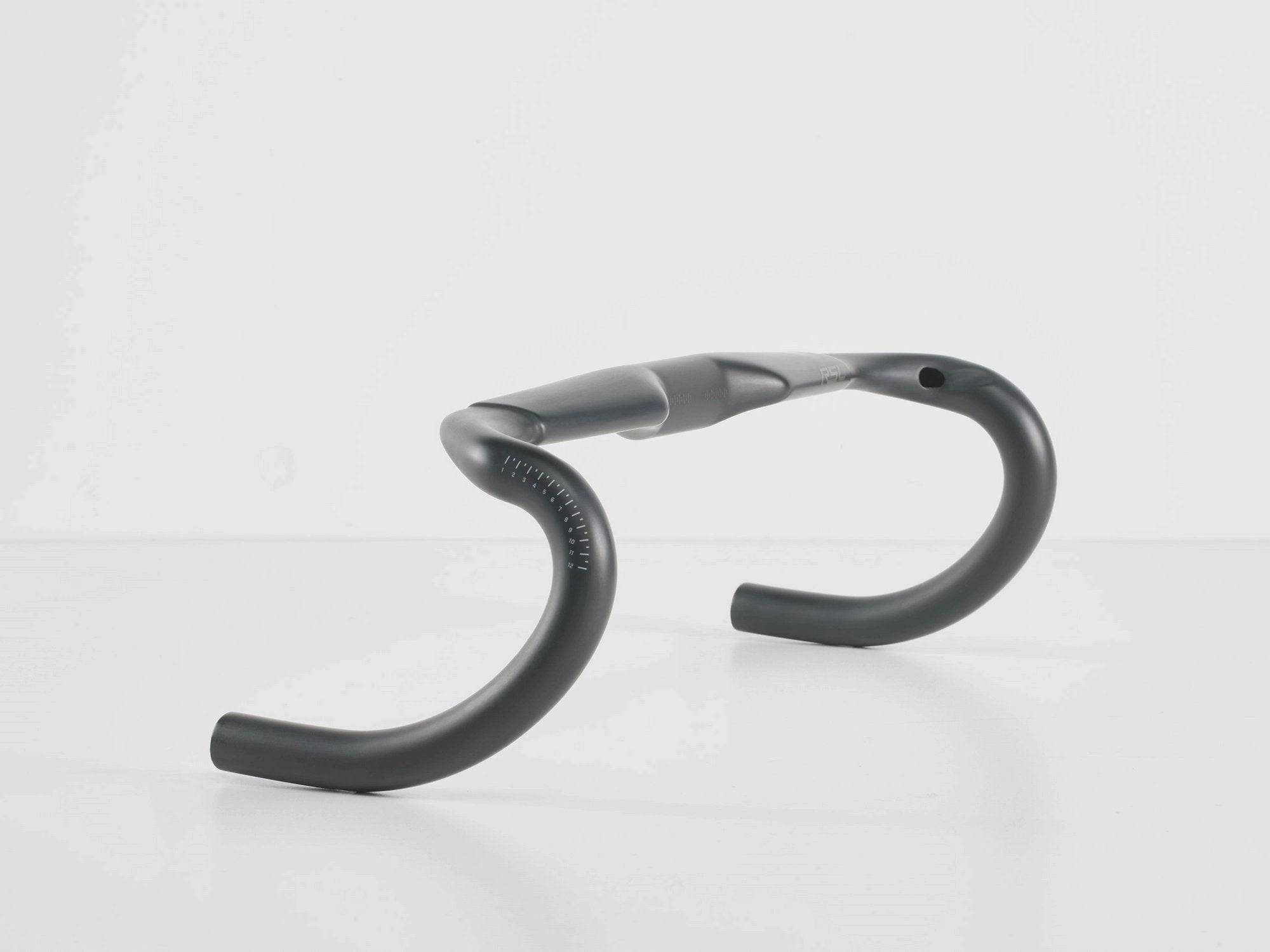 Bontrager RSL Aero Road Handlebar for aerodynamic cycling, featuring race fit design and lightweight components.