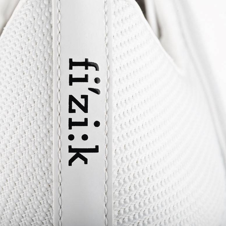 Fizik Vento Powerstrap Aeroweave road cycling shoes with R3 carbon outsole, shown from top view with sleek design and secure strap system.