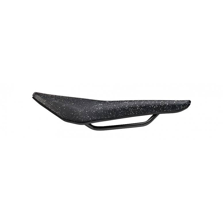 Fizik Tempo Argo R3 endurance road bike saddle with Wingflex technology, black with sleek design and ergonomic shape.