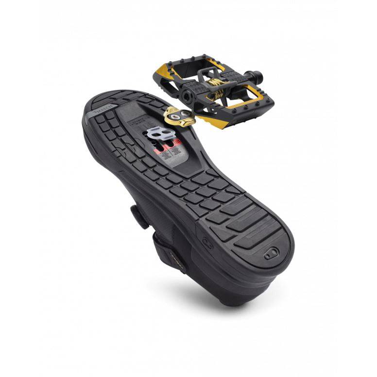 Crank Brothers Mallet Lace MTB shoes showing breathable trail footwear with lace-up design and mountain bike pedal compatibility.