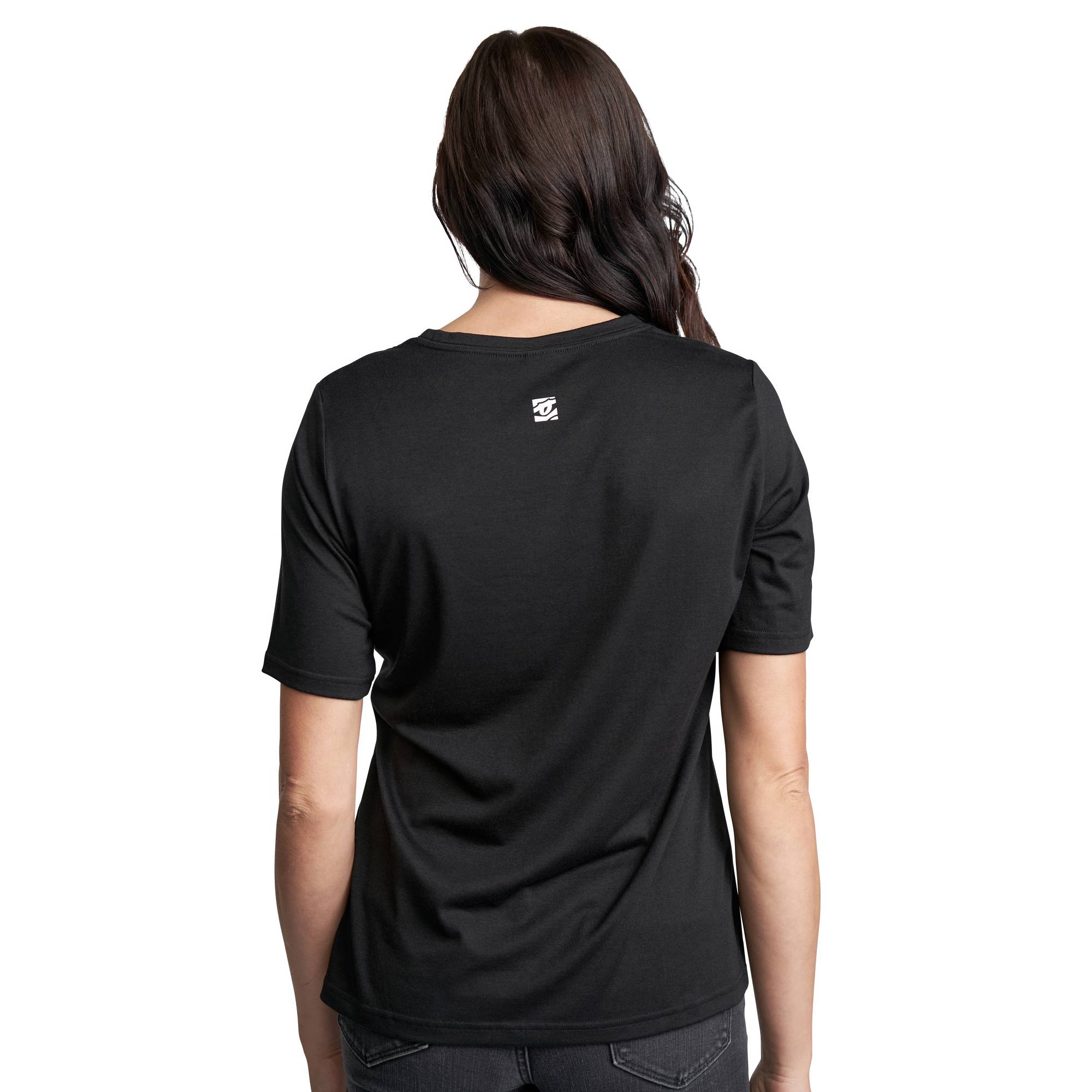 Race Face Slash Women's T-Shirt 2020 jersey, lightweight, breathable activewear with a comfortable fit for active women.