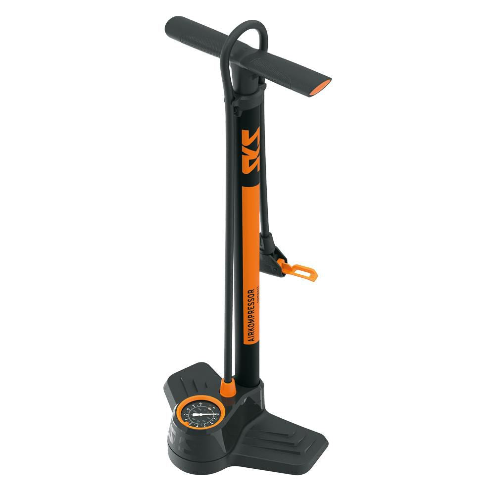 SKS Airkompressor Compact 10.0 floor pump with precision gauge and multi-valve head for easy tire inflation.