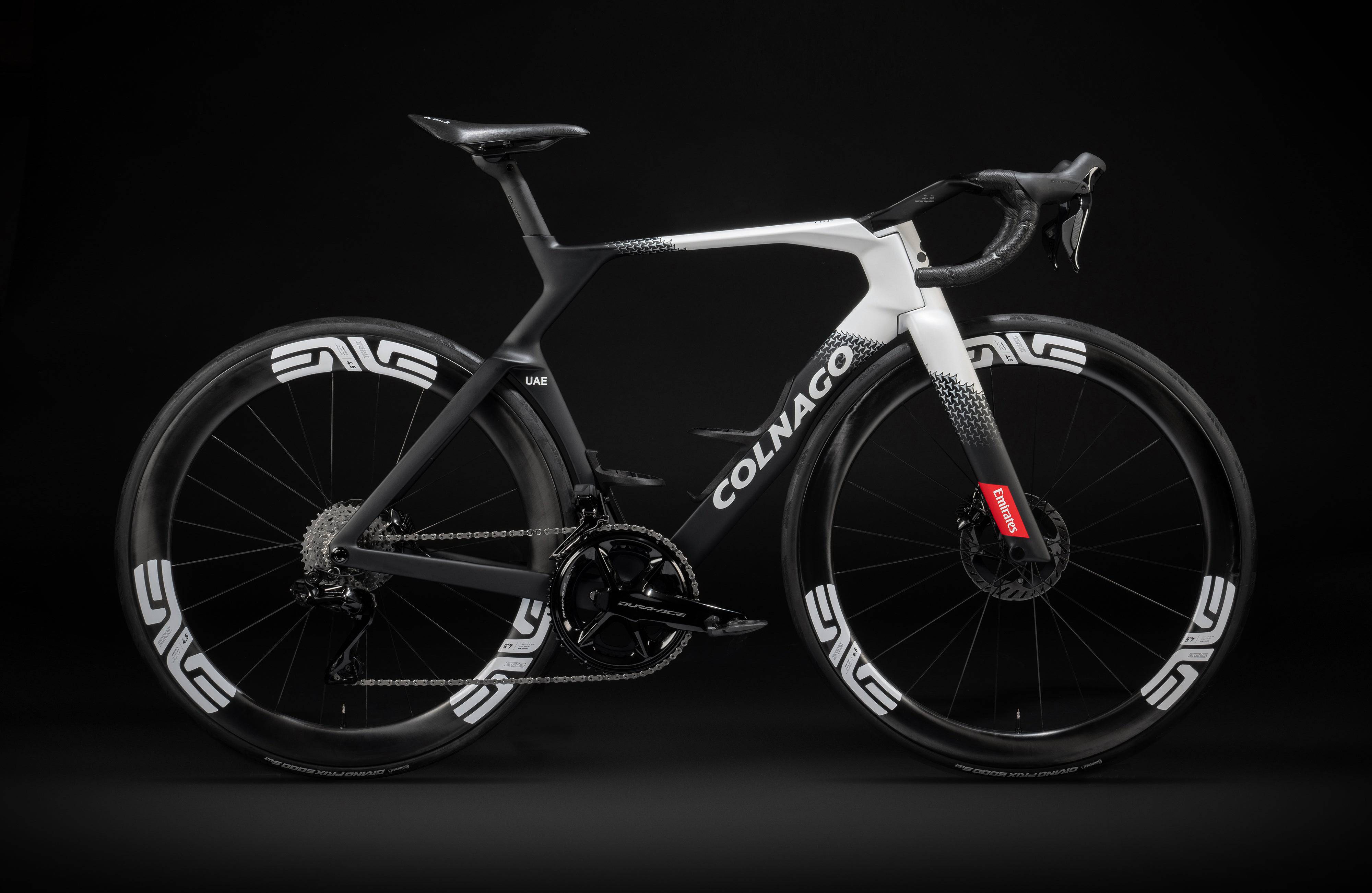 Colnago Y1RS Disc 2025 carbon aero road bike with Shimano Dura-Ace Di2 groupset, shown in a studio setting.