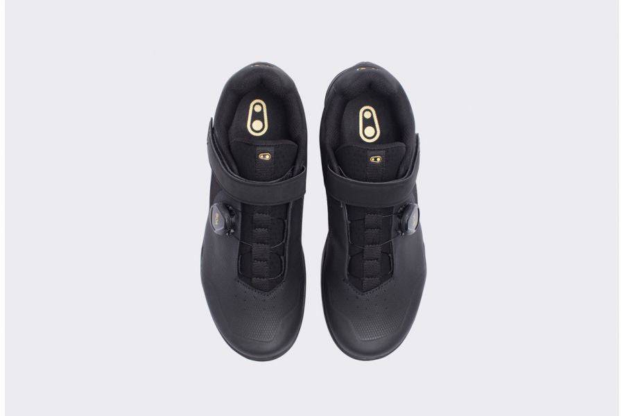 Crank Brothers Mallet BOA MTB shoes with Match Box sole for mountain biking, featuring black design and secure fit.