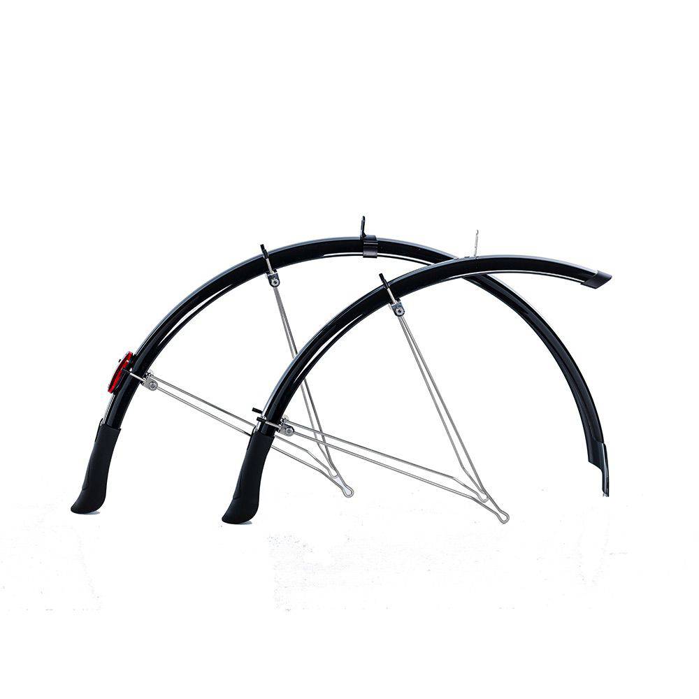 Black Flinger F42 Deluxe mudguard for 700x42mm tires, bicycle fender accessory, designed to protect against mud and water splashes.