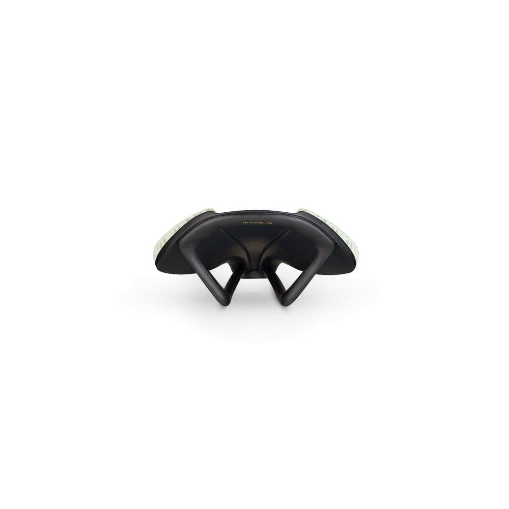 Fizik Adaptive 00 Vs Evo Saddle Saddle