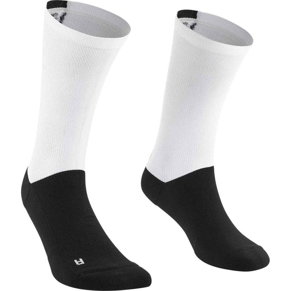 Mavic logo cycling socks with antibacterial T-Care Plus fiber, 18cm height, made of comfortable, breathable clothing material.
