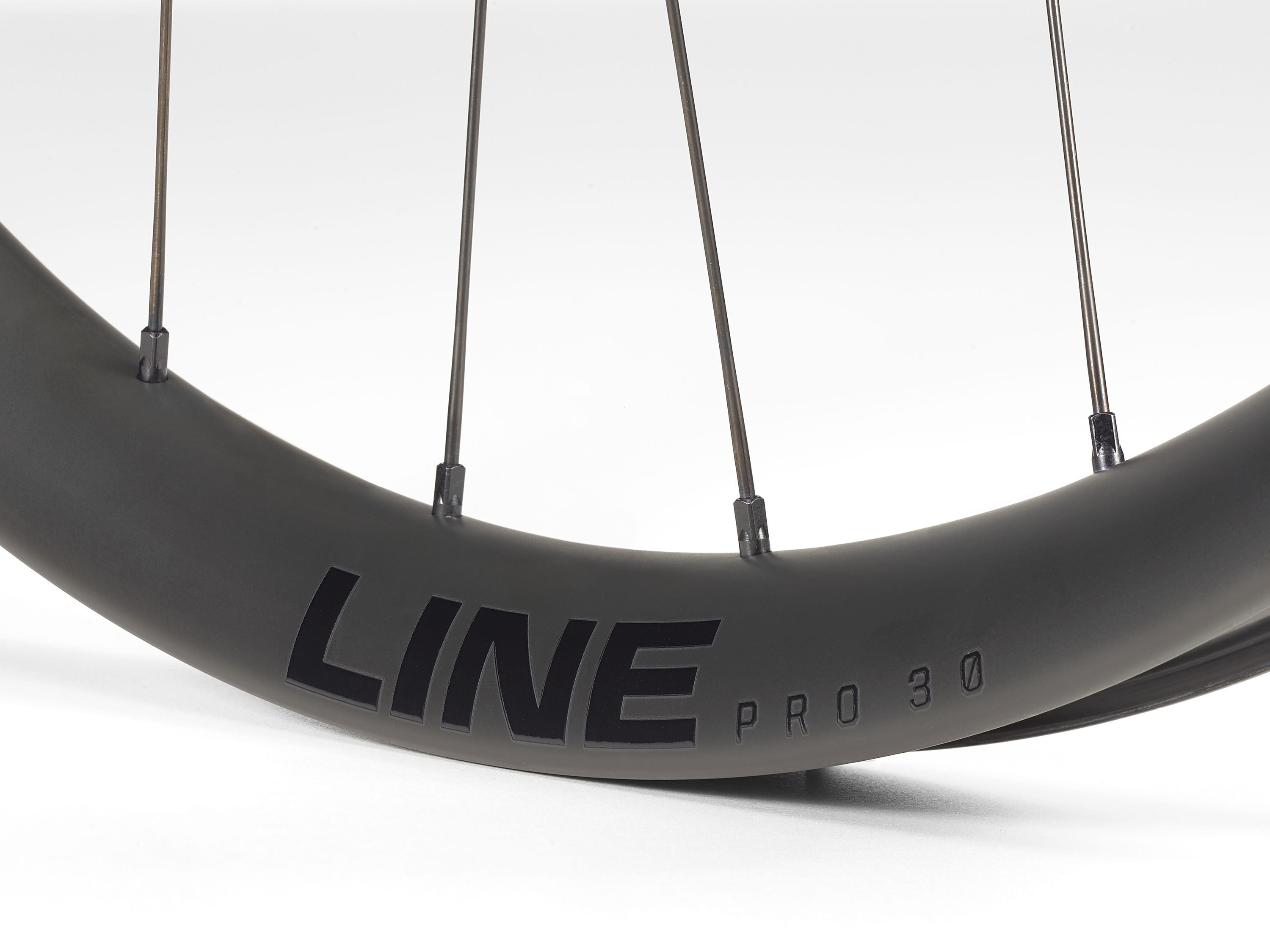 Bontrager Wheels - Line Pro 30 Tlr Boost 29 Mtb Wheel