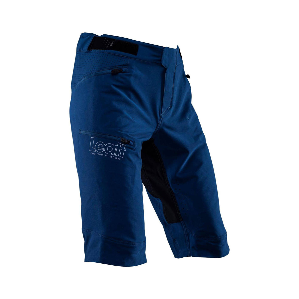Leatt MTB Enduro 3 shorts for mountain biking, featuring breathable and durable fabric, shown on a rider in outdoor terrain.