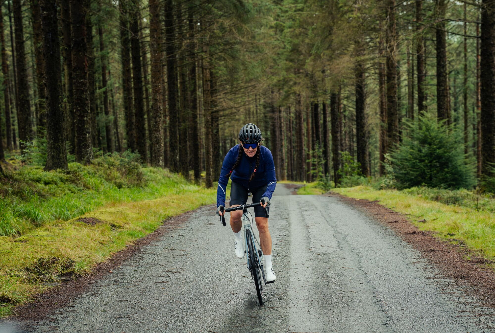 Madison Stellar Tech women's windproof packable cycling jacket, lightweight and breathable, shown in a sleek design with full zipper.