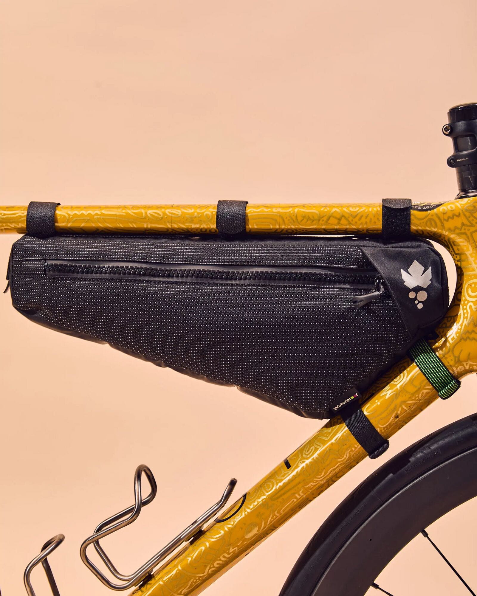 Miss Grape Internode 3 Road waterproof bike frame bag for cycling and gravel bikes, showing the compact 3L storage capacity.