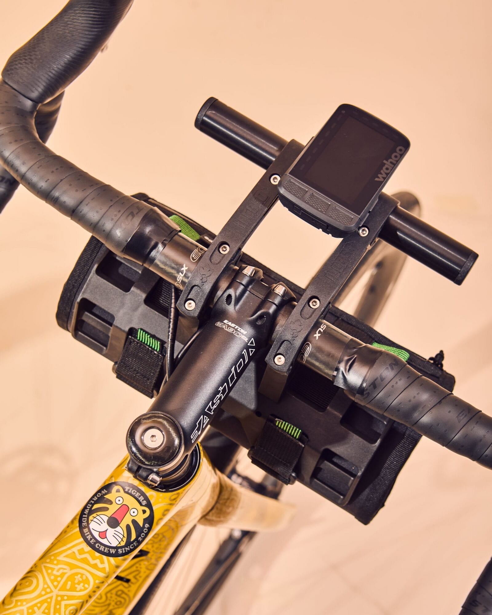 Miss Grape Moon IC handlebar bag for ILCOSO system, weather-resistant bike storage accessory with adjustable straps.