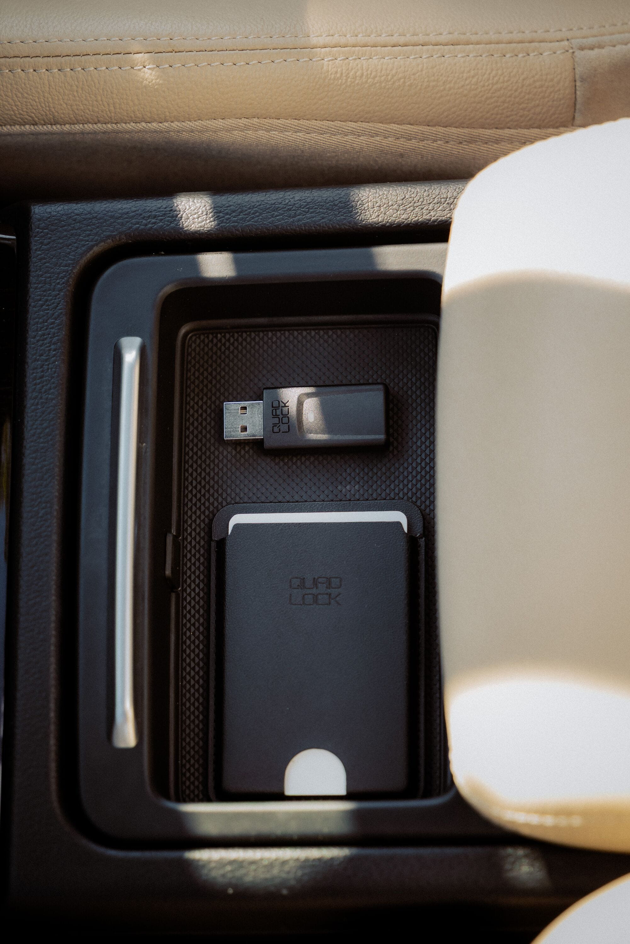 Quad Lock Accessory Wireless Carplay Mini