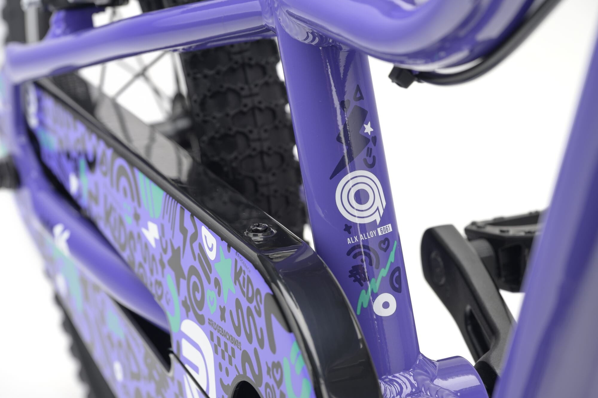 Ridgeback MX16 Kids Bike with lilac frame, 16-inch wheels, adjustable seat, designed for children aged 3.5 to 6 years.