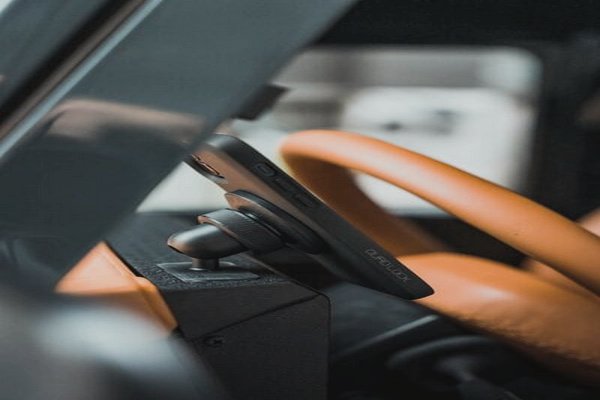 Quad Lock Mounts & Spares - MAG Wireless Charging Head V2